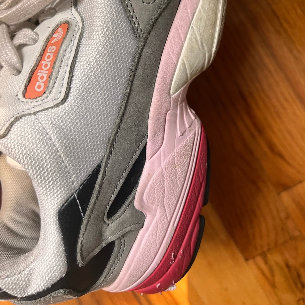 Used Adidas Falcons - Picture 6 of 7